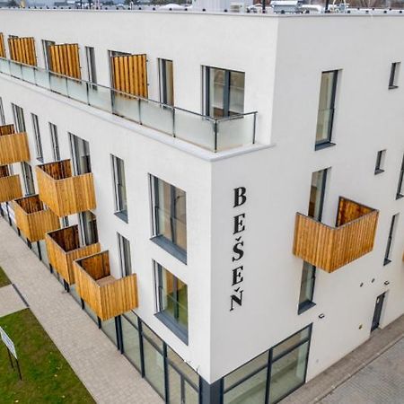 Apartman Nad Riekou Besenova Exterior foto