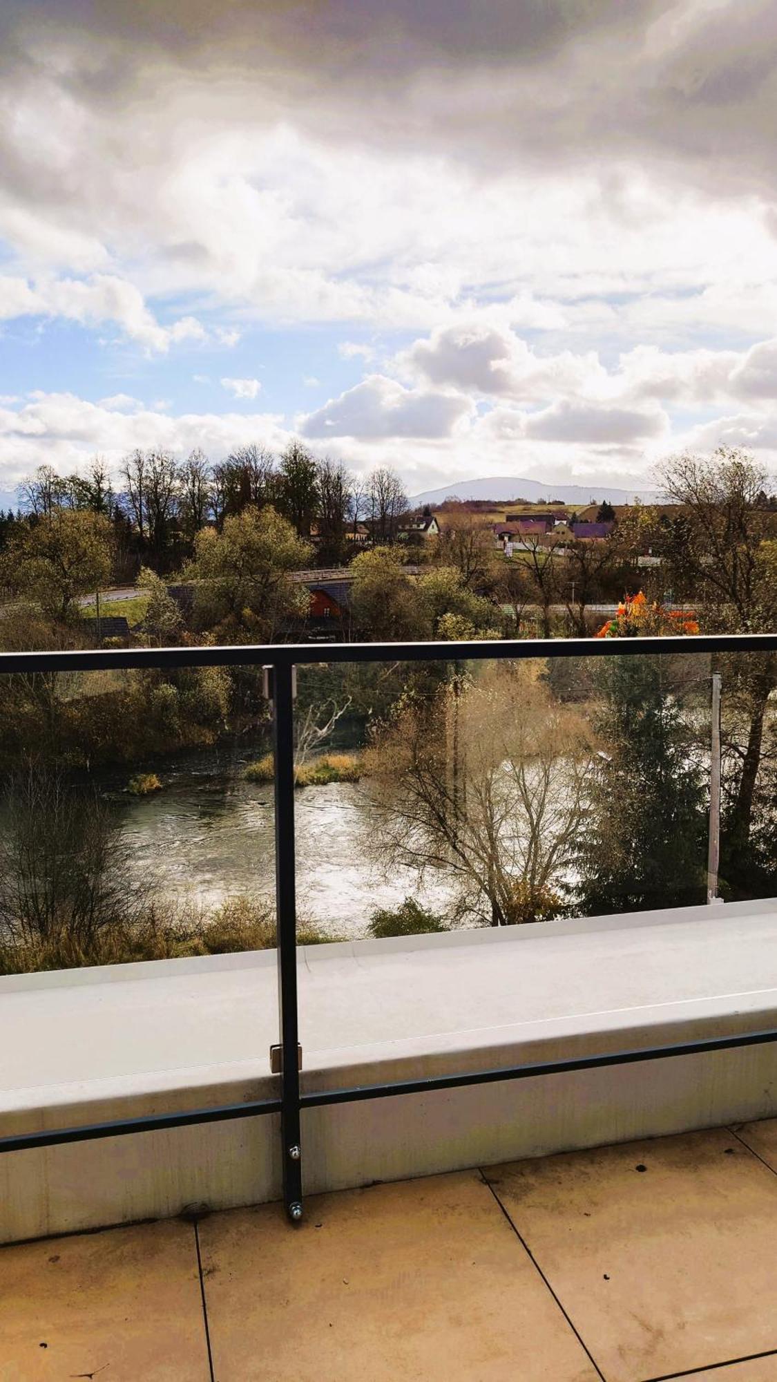 Apartman Nad Riekou Besenova Exterior foto